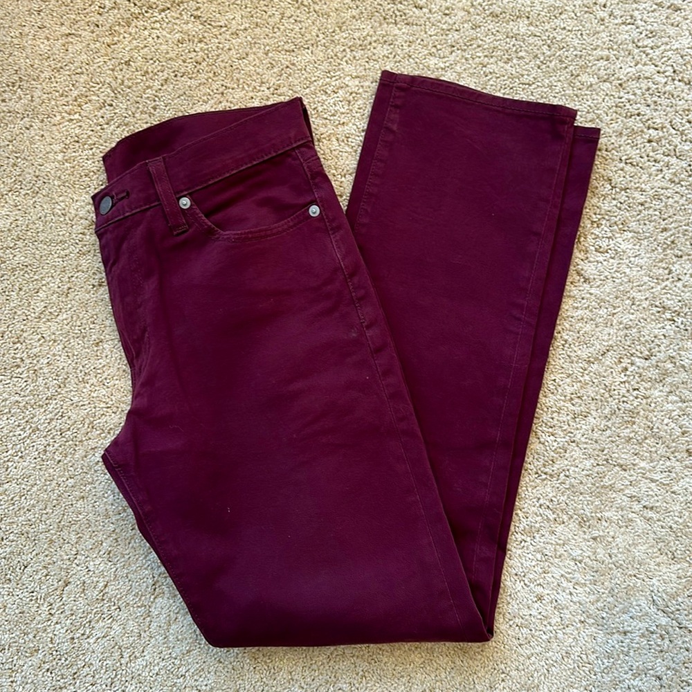 Men’s Levi’s slim fit jeans jeans, unique dark unique burgundy color